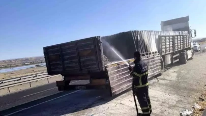 Batman’da seyir halindeki tırın dorsesinde yangın paniği