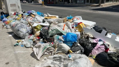 İzmir'de çöpler neden toplanmıyor?