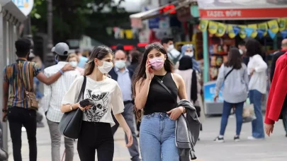 Milyonları öldüren kabus yeniden hortladı! Vakalar patladı, uzmanlardan maske uyarısı geldi