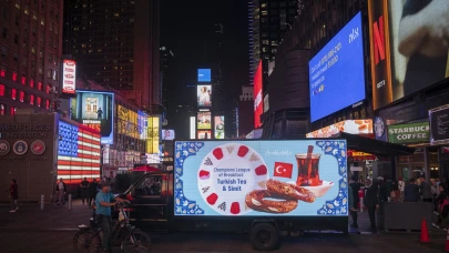 Türk simidi ve çayı Times Meydanı’nda New Yorklularla buluştu