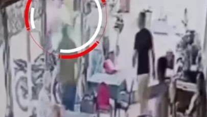 5 yaşındaki engelli oğlunu döven adama, anneden kahvede meydan dayağı