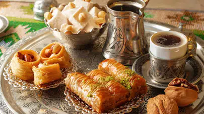 Ramazan’da asitli ve şekerli içeceklere dikkat: “Suyun yerine geçmez”