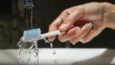 Diş fırçalamak orucu bozar mı! Diyanet'ten net açıklama