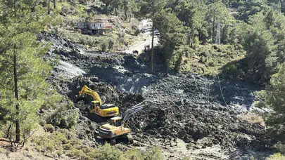 Muğla’da toprak kayması: Yol ulaşıma kapatıldı