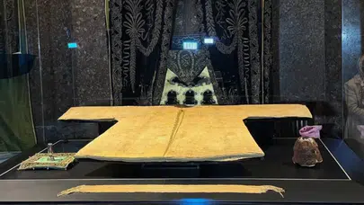 Hırka-i Şerif İstanbul'da ziyarete açıldı