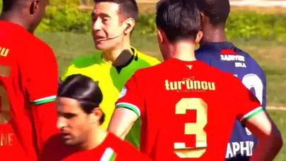 Amedspor maçında kırmızı kart krizi: TRT spikerinden dikkat çeken yorum