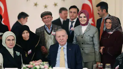 Cumhurbaşkanı Erdoğan, şehit aileleriyle iftar programında bir araya geldi