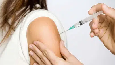 Aşı olmak ve iğne yaptırmak orucu bozar mı? Diyanet açıkladı