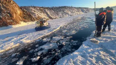 Buzla kaplı göle düşen araçta 8 kişi can verdi