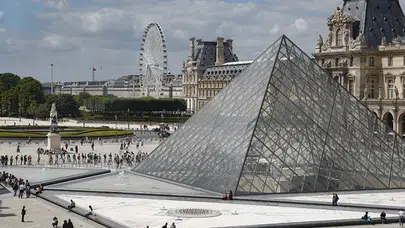 Louvre Müzesi Müdürü Laurence des Cars istifa etti: Macron istifayı kabul etti