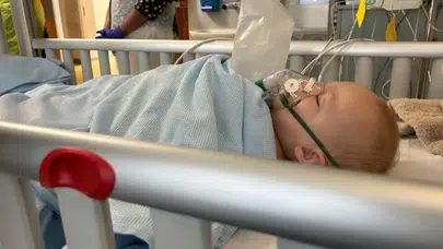 Covid taşa çevirdi! 17 aylık bebek ağlarken bir anda taşlaştı doktorlar bile...