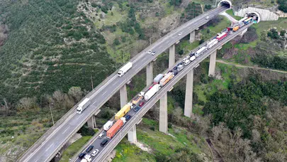 Kocaeli'de zincirleme kaza: Trafik durdu