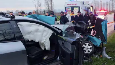 Sakarya’da iki araç kafa kafaya çarpıştı: 1 ölü, 1 yaralı