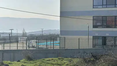 Lise öğrencisi okulun 3. katından atladı: Hastanede hayatını kaybetti