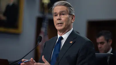 ABD Hazine Bakanı Scott Bessent: İran’a “bu gece” en büyük bombardıman yapılacak