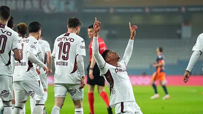 Başakşehir 2-4 Trabzonspor maç özeti ve golleri! Fırtına çeyrek finalde!