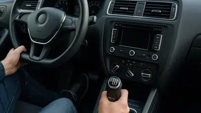 Manuel vites otomobiller bitiyor: 8 dev marka üretimi durdurdu