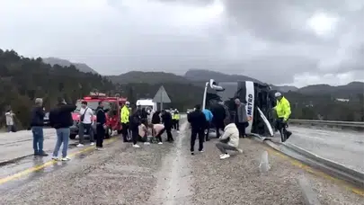 Konya’da yolcu otobüsü devrildi: 3’ü ağır 14 yaralı