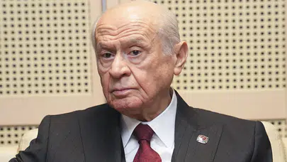MHP lideri Bahçeli’nin yüzüğü ve rozeti dikkat çekti