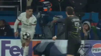 Top toplayıcı çocuğa yaptığı hareket sonrası UEFA devreye girdi! Pedro Neto'ya disiplin soruşturması