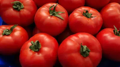 Domatesi sakın böyle tüketmeyin: Zehir saçıyor