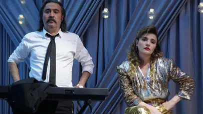 Gonca Vuslateri ve Mustafa Üstündağ'ın başrollerini paylaştığı Başıbozuklar sinemaseverlerle buluşuyor