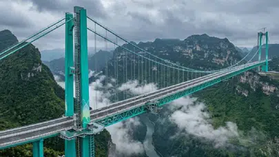 Dünyanın en yüksek köprüsü açıldı