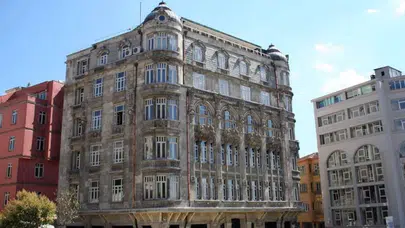 İstanbul'un tarihi gözde apartmanı satıldı