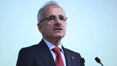 Bakan Uraloğlu açıkladı! Türkiye'nin ilk milli elektrikli hızlı treni test için raylara iniyor