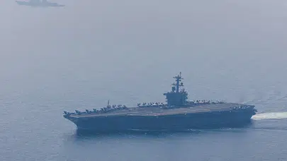 İran ordusundan bomba iddia: Abraham Lincoln uçak gemisi bölgeden kaçtı