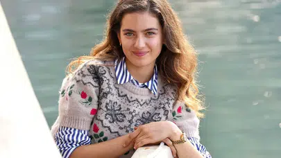 Ava Yaman'ın iftar davetinde giydiği kıyafet olay oldu