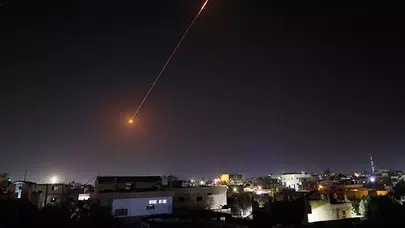 İran ve Hizbullah, İsrail'in kuzeyini füze ve roketlerle vurdu