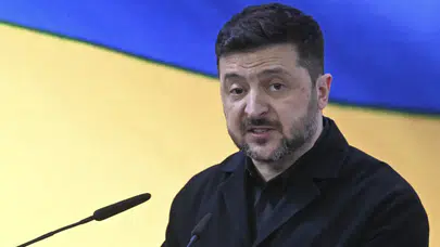 Zelenskiy’den üçlü müzakere açıklaması: "Barış görüşmeleri ertelendi"