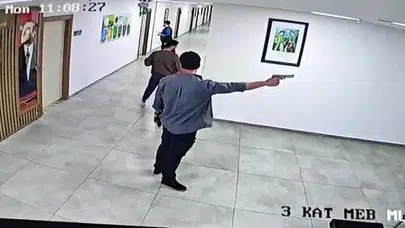 Antalya Kaymakamlık binasında silah sesleri: Şüpheli 4,5 saatte teslim oldu