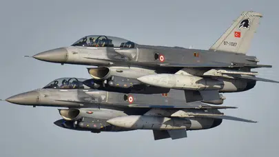 Türkiye F-16'ları yolladı! Kuzey Kıbrıs'a 6 savaş uçağı kondu MSB'den açıklama