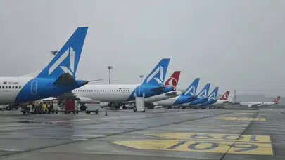 İstanbul’da yağış nedeniyle uçuşlar aksadı: Uçak seferlerinde değişiklik