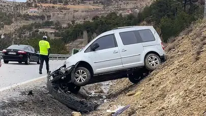 Direksiyon hakimiyeti kaybedilen araç şarampole devrildi: 1 yaralı