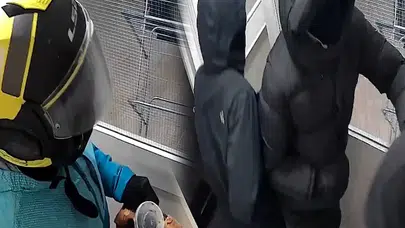 Londra'da evi basılan Türk 4 soyguncuyu böyle kovaladı