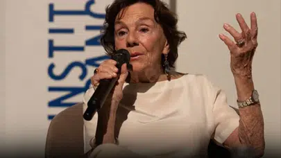 Padişahın torunu mücevher dolu çantayı havalimanında unuttu