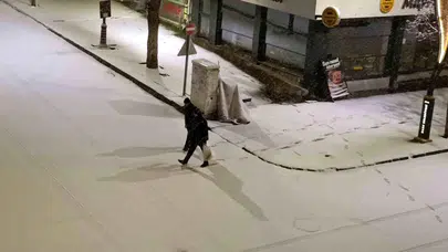 O ilimizde kar sürprizi: Şehir merkezi beyaza büründü