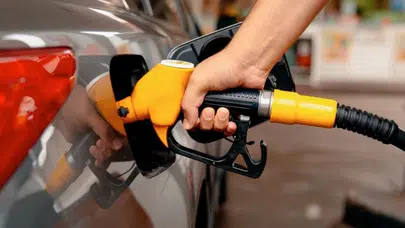 Motorin fiyatlarında büyük indirim pompaya yansıdı sürücüler rahatladı