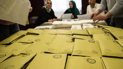 AYM kararıyla Adalet ve Demokrasi Partisi'nin hukuki varlığı sona erdi