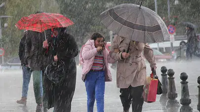 Meteorolojiden çifte uyarı: Yağış ve fırtına aynı anda geliyor