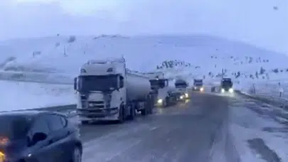 Erzurum'da yoğun kar yağışı nedeniyle ulaşım durdu