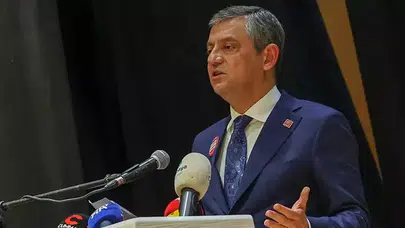 Özgür Özel gazeteciler töreninde konuştu: "İktidar değişecek her şey değişecek"