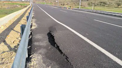 Batman’da yeni yapılan yolda çatlak ve göçükler oluştu