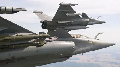 Yunanistan ve Fransa'nın Türkiye karşıtı hamlesine Rusya'dan tehdit: Vururuz