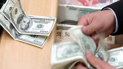 Serbest piyasada döviz açılışında dolar ve euro fiyatları şaşırttı