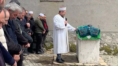 Köyün neşesi olarak biliniyordu: Cenazesinde imam dahil ayakta durmakta zorlandı