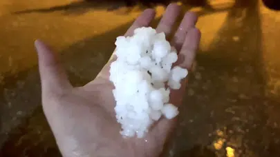 Adıyaman'da fındık büyüklüğünde dolu yağdı